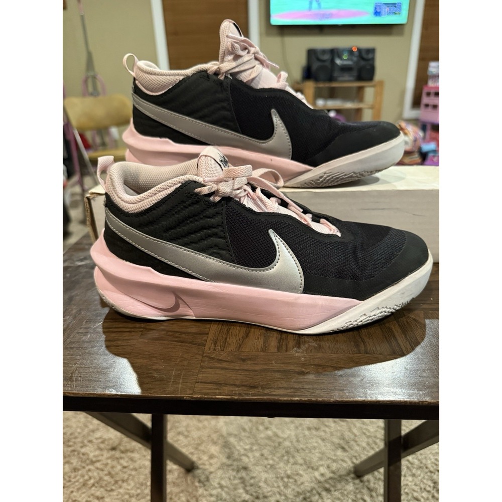 Nike Team Hustle D 10 GS Basketball Shoes Youth 7Y Black Pink CW6735-003